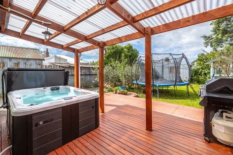 Photo of property in 11 Waite Street, Featherston, 5710