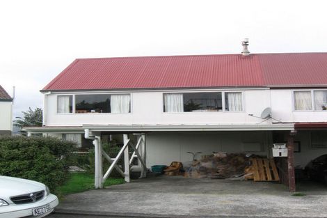 Photo of property in 17-22 Hollydale Grove, Churton Park, Wellington, 6037