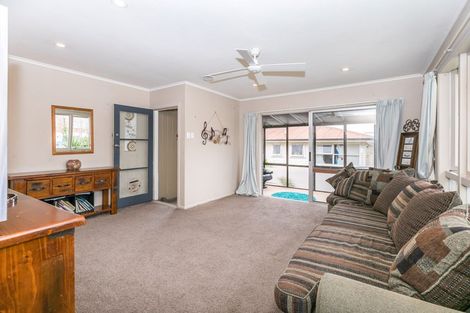 Photo of property in 8 Wanaka Place, Glenview, Hamilton, 3206