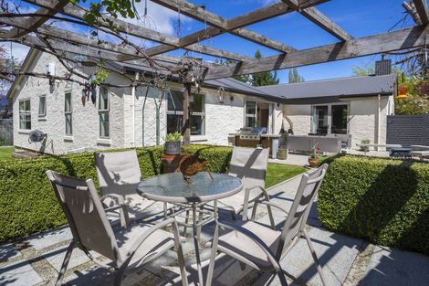 Photo of property in 11 Mcdonnell Road, Arrowtown, 9302