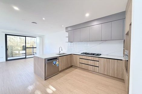 Photo of property in 13a King Richard Place, Browns Bay, Auckland, 0630