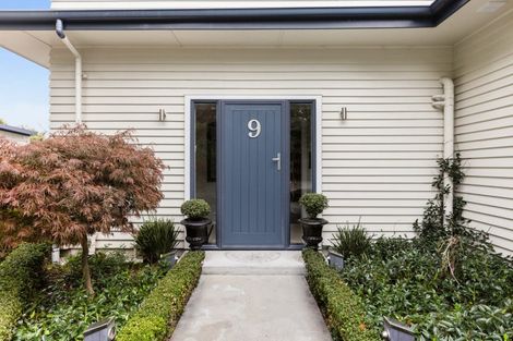 Photo of property in 9 Neeve Place, Taradale, Napier, 4112