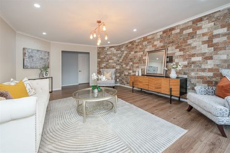 Photo of property in 17 Fleetwood Drive, Henderson, Auckland, 0612