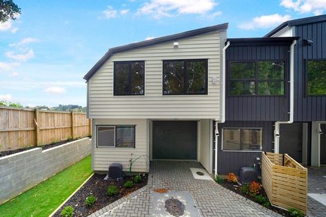 Photo of property in 2/114 Don Buck Road, Massey, Auckland, 0614
