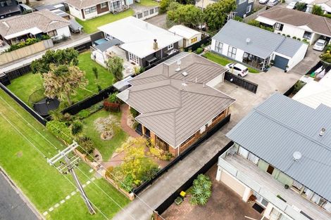 Photo of property in 8a Weiti Road, Orewa, 0931