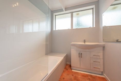 Photo of property in 37 Brightwater Crescent, Totara Park, Upper Hutt, 5018