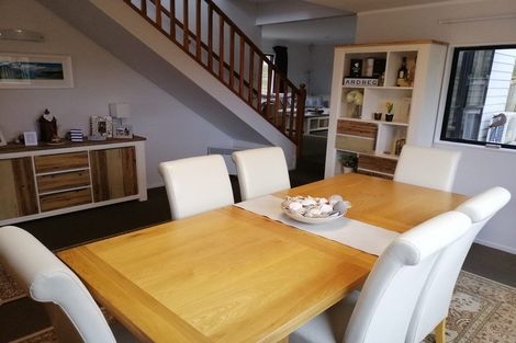 Photo of property in 24 Montclair Rise, Browns Bay, Auckland, 0630