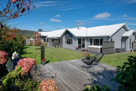 Photo of property in 60 Montgomery Crescent, Kinloch, Taupo, 3377