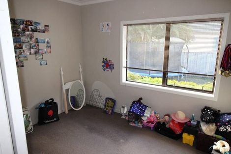 Photo of property in 30 Grove Road, Papakura, 2110