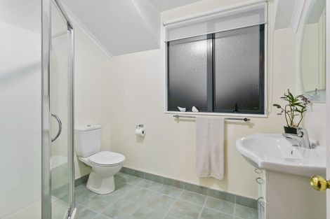Photo of property in 32c Isobel Road, Greenhithe, Auckland, 0632