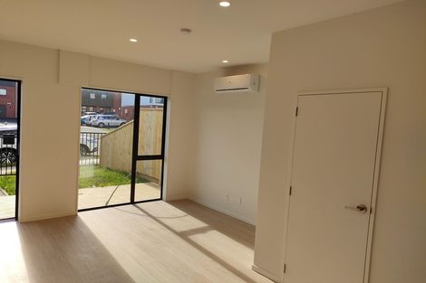 Photo of property in 21 Treeline Lane, Flat Bush, Auckland, 2019