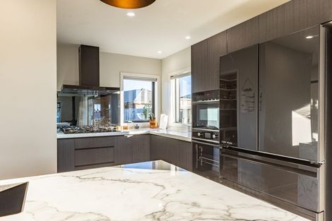 Photo of property in 10 Cyprus Place, Fitzherbert, Palmerston North, 4410