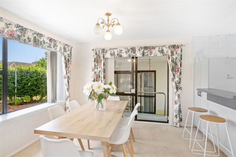Photo of property in 121 Denise Crescent, Hornby, Christchurch, 8042