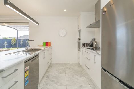 Photo of property in 8 Palm Drive, Whitianga, 3510