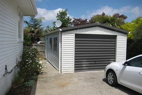 Photo of property in 2/66 Wellington Street, Howick, Auckland, 2014