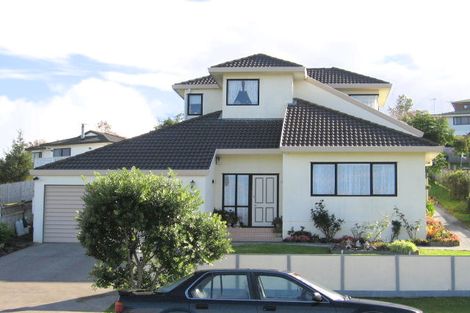 Photo of property in 62 Gosford Drive, Botany Downs, Auckland, 2010