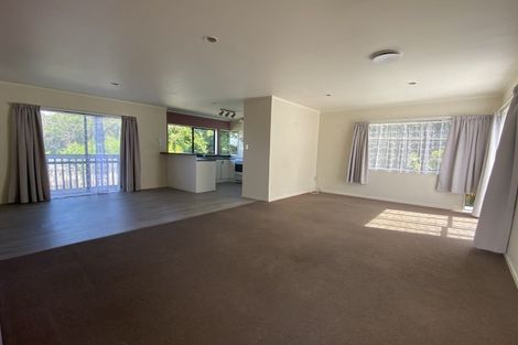 Photo of property in 2/30 Cockayne Crescent, Sunnynook, Auckland, 0620