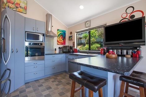 Photo of property in 300 State Highway 10, Cable Bay, 0420