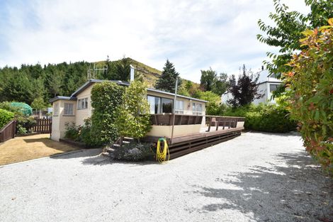 Photo of property in 32 Black Peak Road, Omarama, 9412