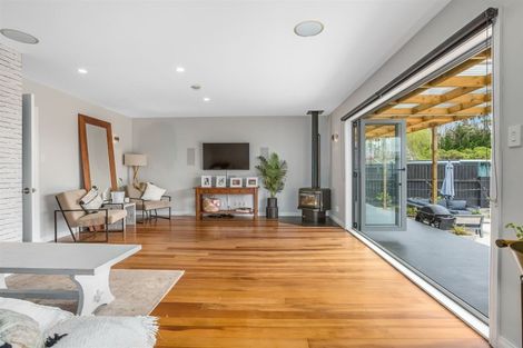 Photo of property in 23 Paekakariki Hill Road, Pauatahanui, Porirua, 5381