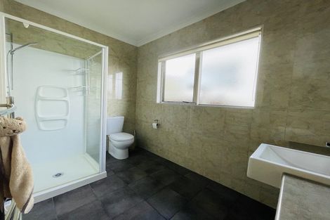 Photo of property in 10 Wye Oak Drive, Schnapper Rock, Auckland, 0632