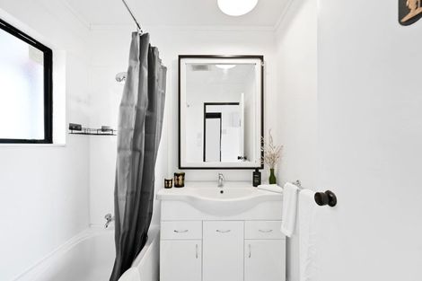 Photo of property in 15a Reeves Close, Fairview Downs, Hamilton, 3214