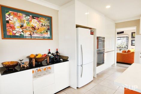 Photo of property in 57 Wiseley Road, West Harbour, Auckland, 0618