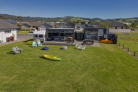 Photo of property in 14 Mermaid Place, Whitianga, 3510