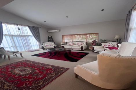 Photo of property in 10 Chard Place, Flat Bush, Auckland, 2016