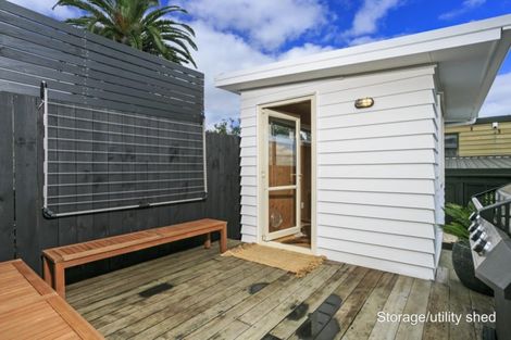 Photo of property in 1/91 Queen Street, Northcote Point, Auckland, 0627