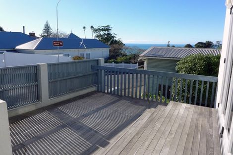 Photo of property in 16 Lighthouse Road, Bluff Hill, Napier, 4110