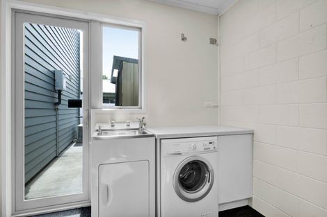 Photo of property in 55 Pendarves Street, New Plymouth, 4310