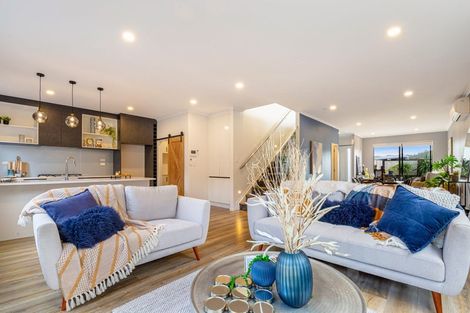 Photo of property in 6 Barrique Road, Kumeu, 0810