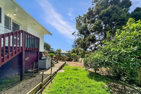 Photo of property in 1/10 Halder Place, Torbay, Auckland, 0632