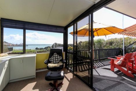 Photo of property in 84 Whiteley Street, Moturoa, New Plymouth, 4310