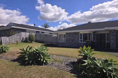 Photo of property in 15 Picasso Drive, West Harbour, Auckland, 0618