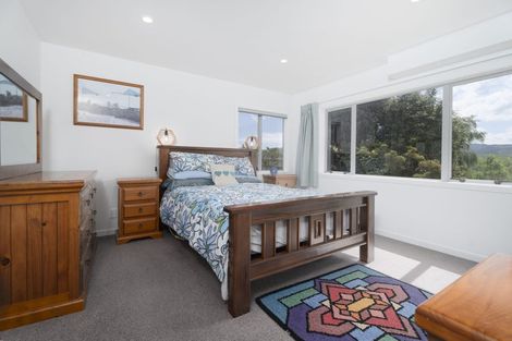 Photo of property in 27 Endeavour Drive, Whitby, Porirua, 5024