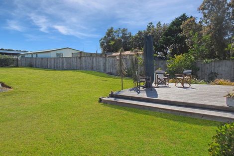 Photo of property in 3 Kent Terrace, Foxton Beach, Foxton, 4815
