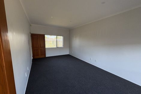 Photo of property in 76 Edgewater Drive, Pakuranga, Auckland, 2010
