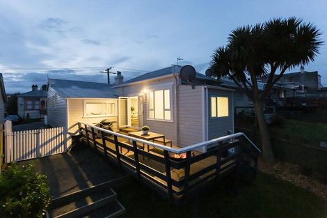 Photo of property in 15 Peel Street, Mornington, Dunedin, 9011