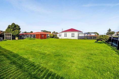 Photo of property in 9 Napier Street, Opunake, 4616