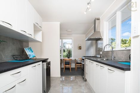 Photo of property in 22 Riverpark Crescent, Henderson, Auckland, 0610