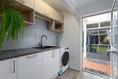 Photo of property in 27 Giblin Street, Richmond, 7020