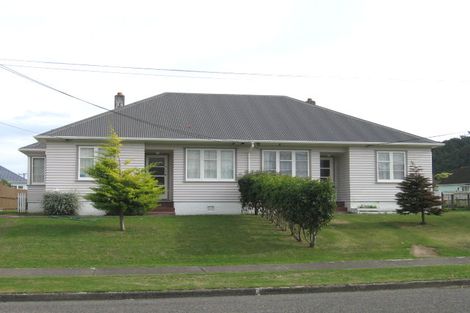 Photo of property in 13-15 Gillespie Street, Taita, Lower Hutt, 5011