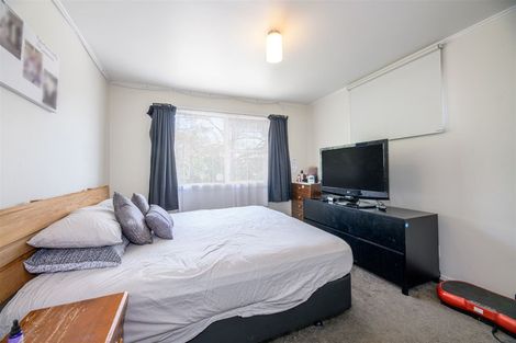 Photo of property in 1 Ashbourne Place, Glendene, Auckland, 0602