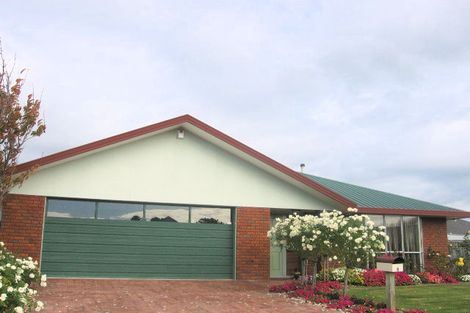 Photo of property in 9 Strachan Way, Highbury, Palmerston North, 4412