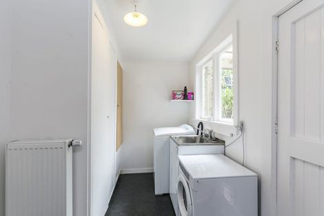 Photo of property in 103 Breaker Bay Road, Breaker Bay, Wellington, 6022