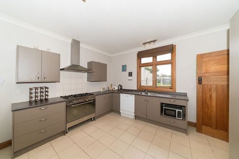 Photo of property in 33 Thomson Street, West End, Palmerston North, 4412