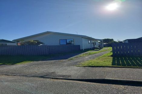Photo of property in 46 Linwood Drive, Paraparaumu, 5032