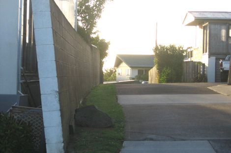 Photo of property in 239 Glenfield Road, Hillcrest, Auckland, 0627